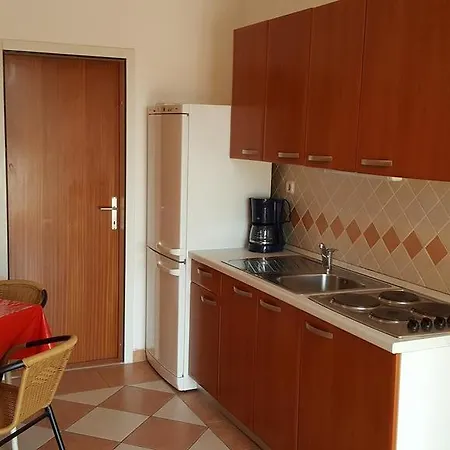 Apartment Jezera 5120d Tisno
