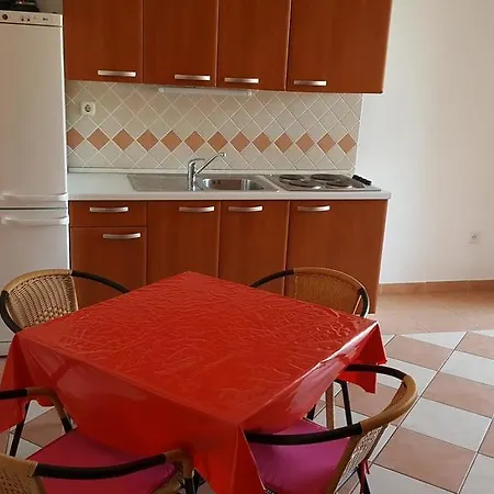 Jezera 5120d Apartment Tisno